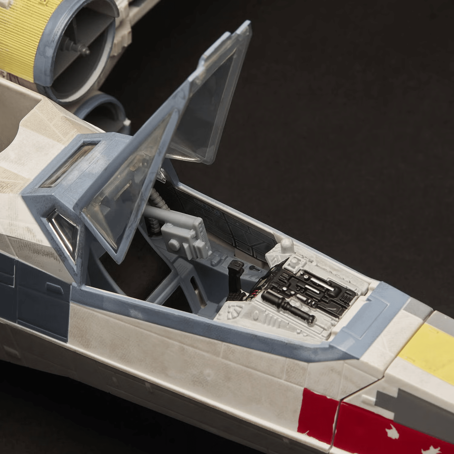 Star Wars Vintage Collection - Luke Skywalker's Red Five X-Wing Exclusive - Image 3
