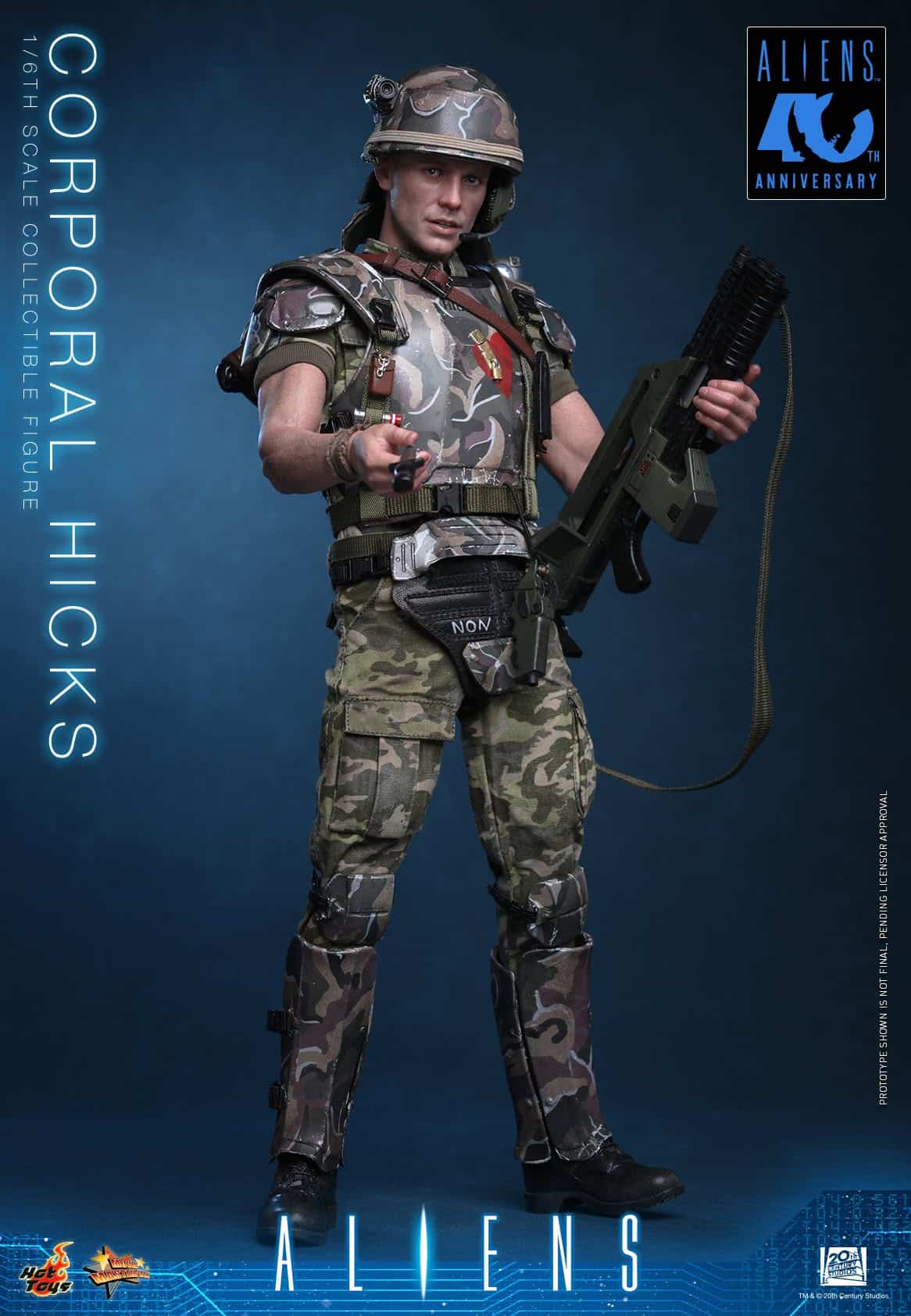 Hot Toys Corporal Hicks 1/6th Scale Figure (Aliens) in helmet with his pump-action shotgun